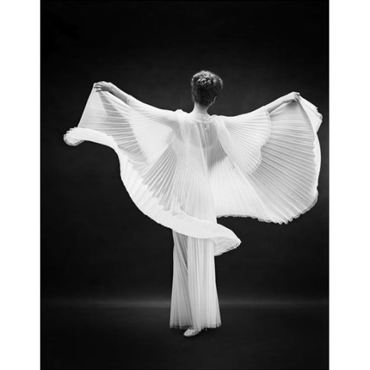 lg_5671631_Early_Black_White_Studio_Out