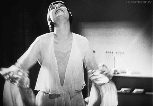 Lulu-louise-brooks-31447794-500-345