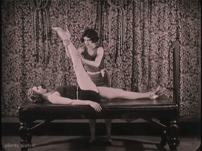 torture-de-luxe-c-1926-legs-5